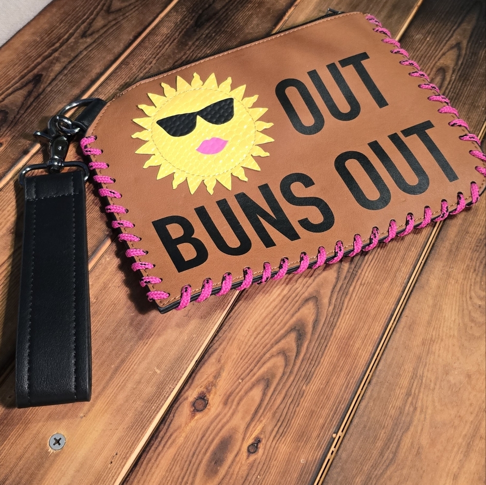 NWOT Circus by Sam Edelman "Sun's Out Buns Out" Wristlet/Clutch